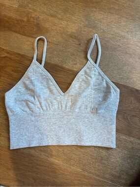 NEW ALO Light Gray Seamless V-Neck Sports Bra